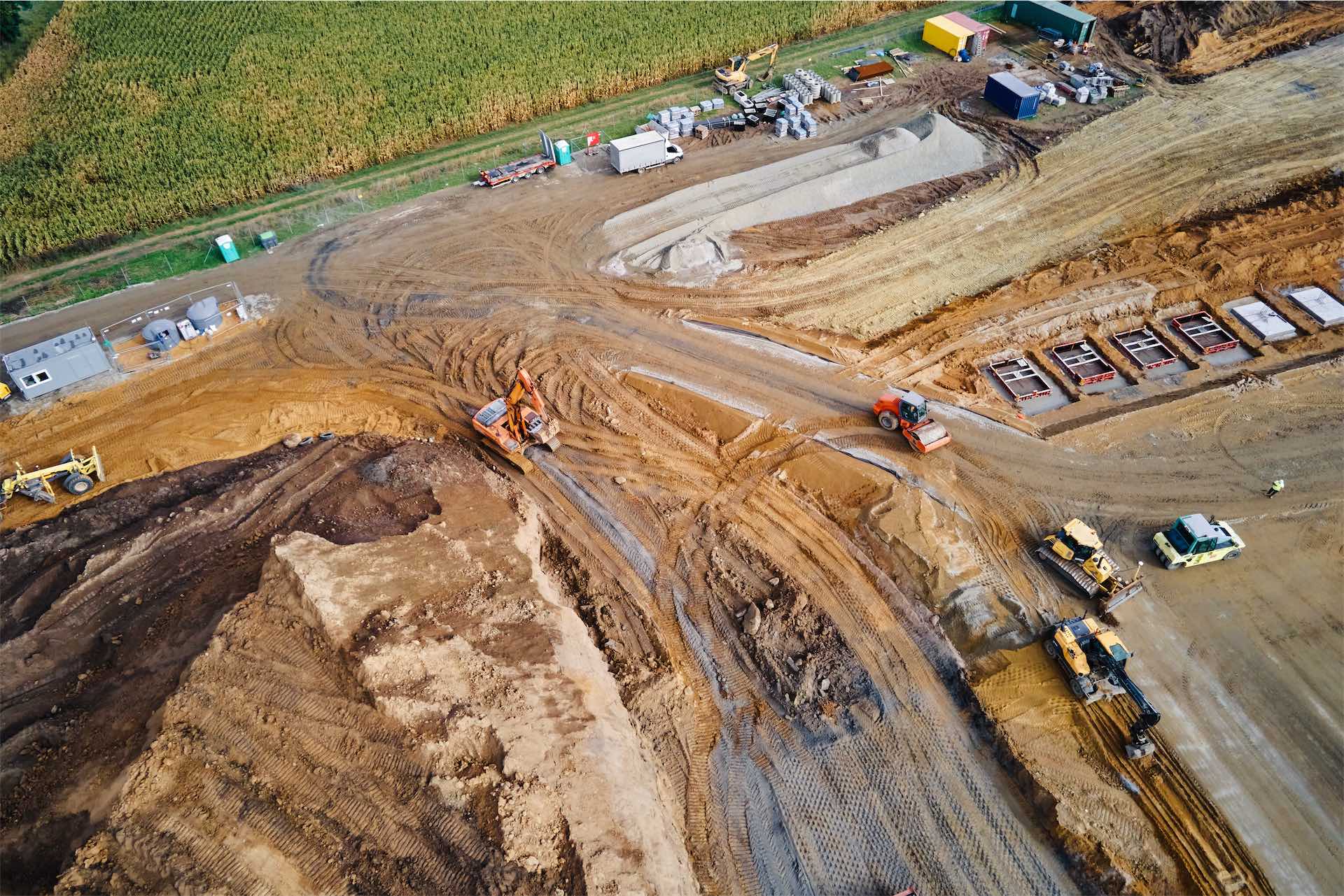 aerial-view-of-construction-site-with-heavy-machin-2026-01-11-10-48-50-utc