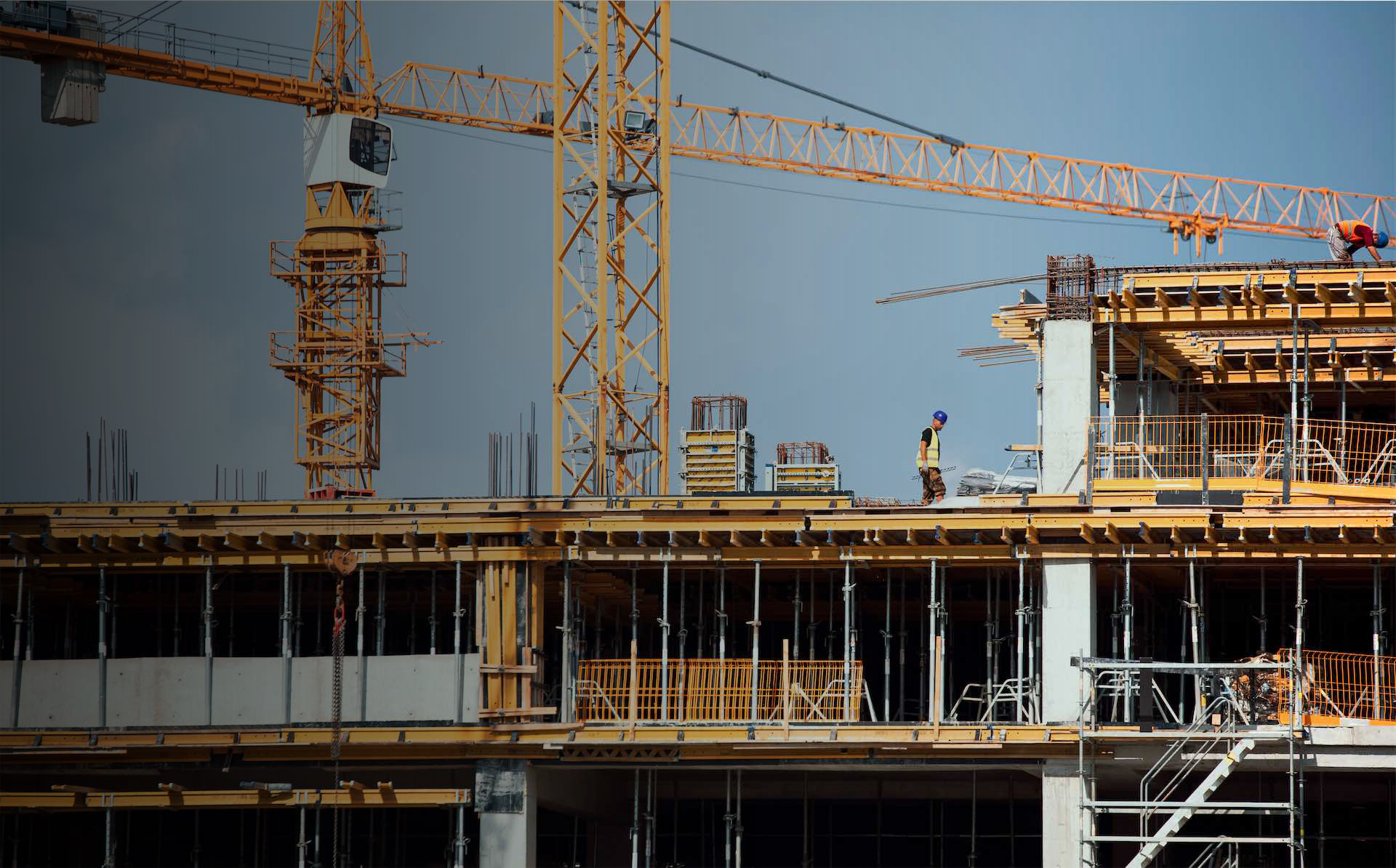 large-construction-site-including-several-cranes-w-2026-01-09-01-03-49